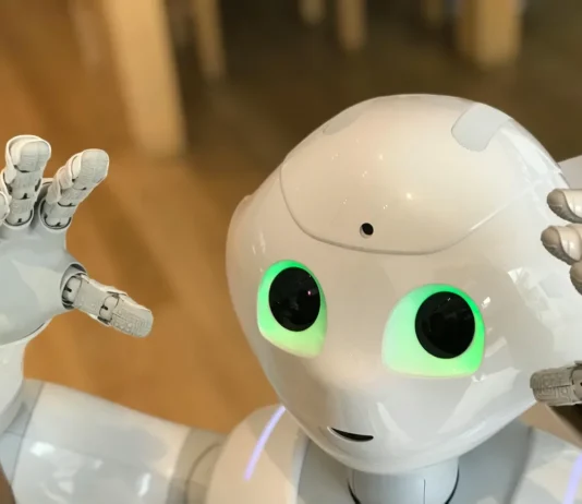Robotique humanoïde : pourquoi le robot qui plie votre linge est (encore) piloté par un humain