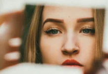 Retrouver une personne avec une photo : ce qui marche vraiment (et ce qui ne marche pas)